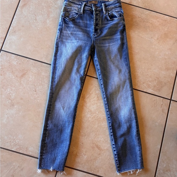 Kut from the Kloth Charlize High Rise Cigarette Leg Raw Hem - Picture 6 of 9